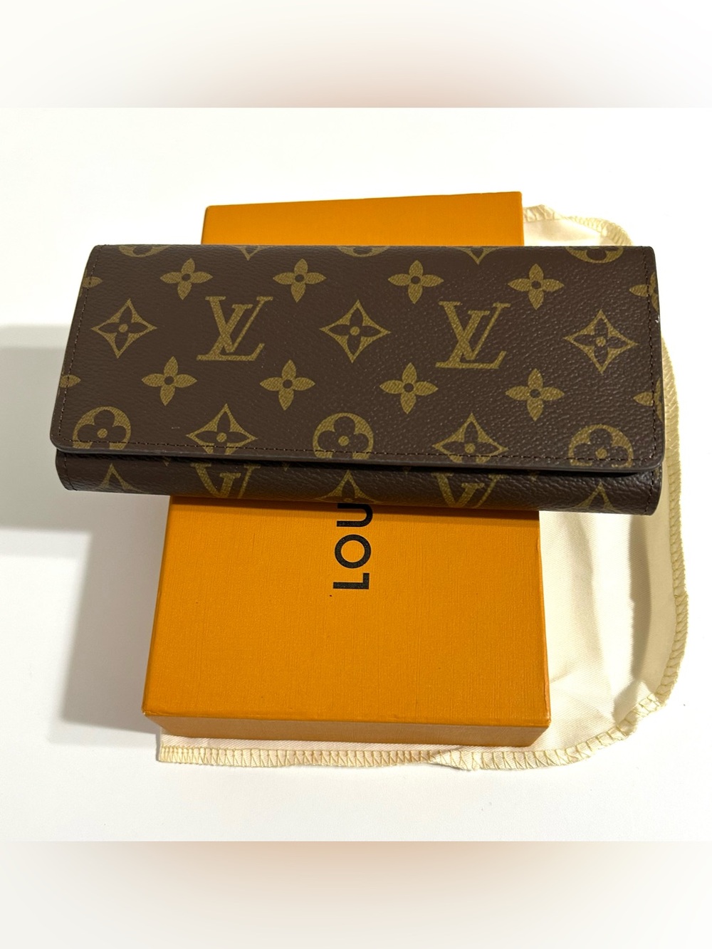 New Women’s Designer Inspired Monogrammed Wallet